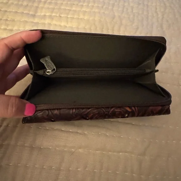 Trinity Ranch Montana West Brown Floral Wallet - Picture 4 of 4